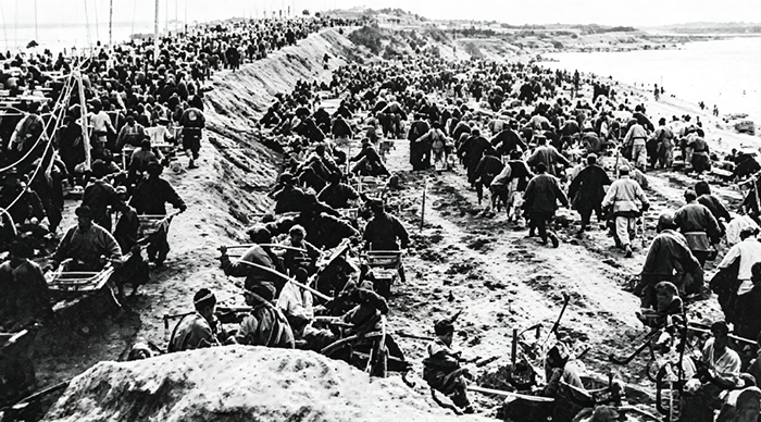 1919年,山东济南附近黄河刘王庄堵口复堤现场.png